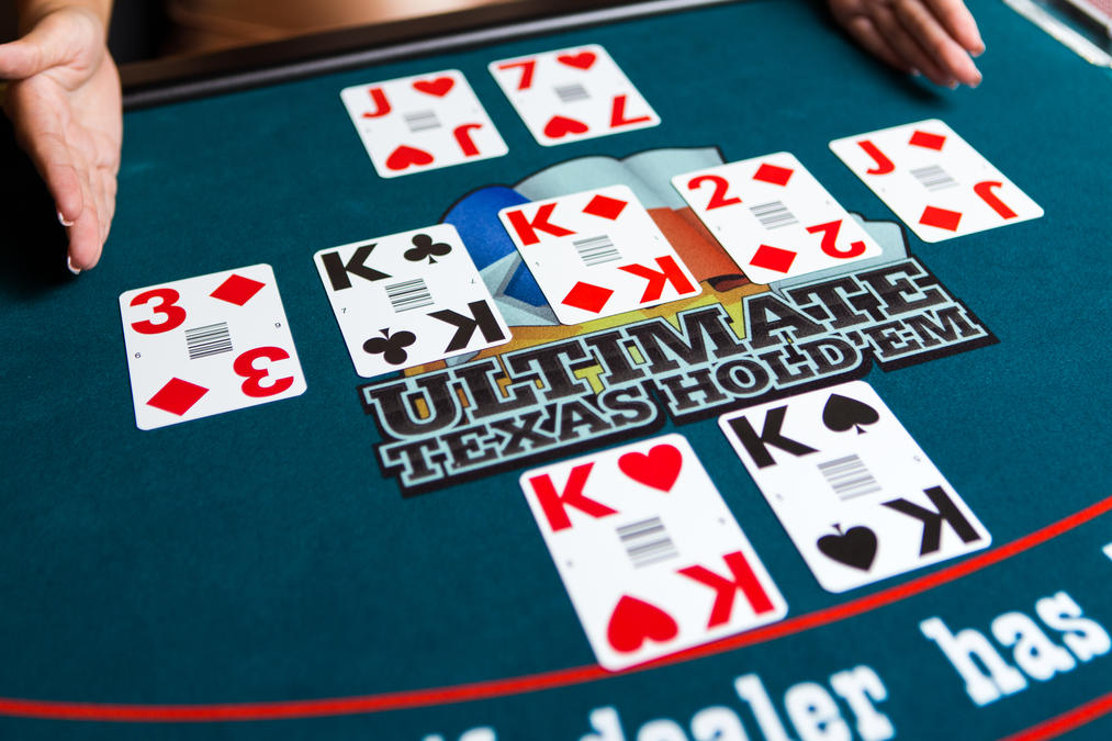 Ultimate Texas Hold’em žaidimo eiga ir taisyklės