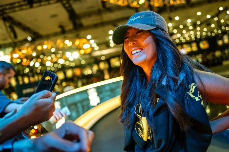 esther-taylor-finalinio-poker-player-stalo-zvaigzde